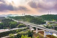 郑渝高铁全线开通，铁建重工为工程建设提供成套隧道施工智能装备！
