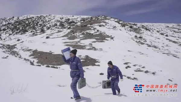 【徐工匠人】付亮：爬雪山 跨海洋 穿越万里的徐工服务人