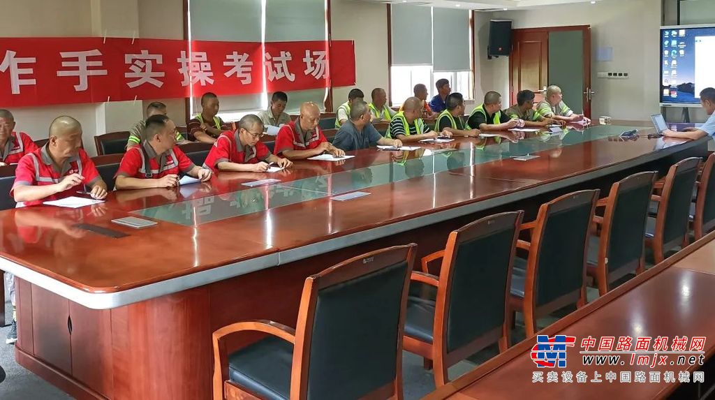 五年来，徐工走访了上近千个区域，找到了数百位“人品好、技能强”的“最美泵工”，他们从“幕后”走到“台前”，让更多的人走进、了解泵工群体，引起了全社会对泵工群体的高度关注。