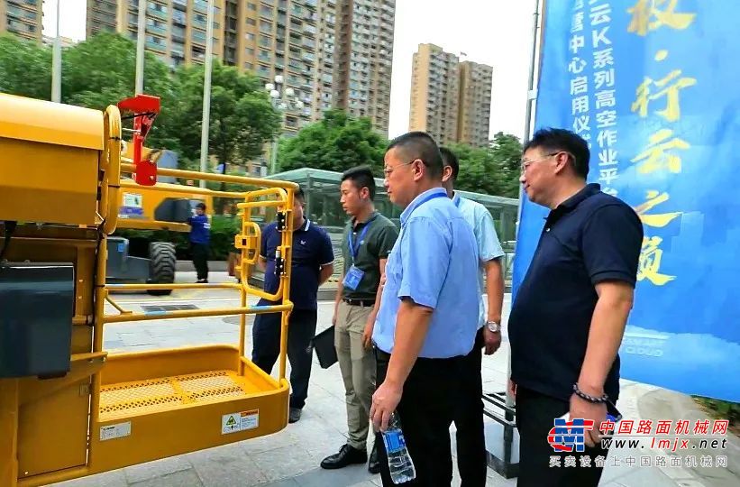 	为了进一步加强徐工高空作业平台在合肥区域市场的品牌影响力，共同推动区域市场品形象展示、业务拓展，徐工消防与安徽欣奥强强联手，建立区域运营中心。
