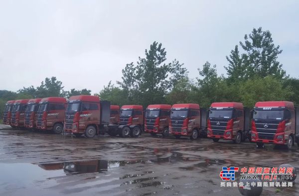 三一江山EV550、电动自卸车、换电站于鄂钢场景共站使用、实现互换