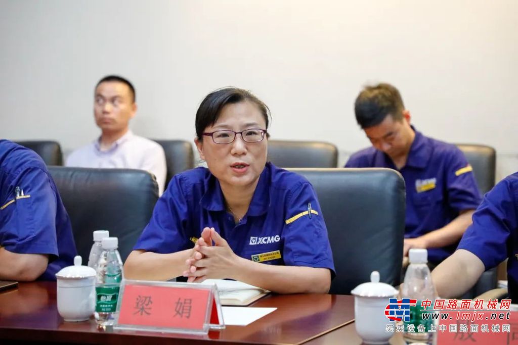 事业部副总经理刘兴锋就“为什么要打造钢铁同盟军、徐工需要什么样的钢铁同盟军，以及如何打造钢铁同盟军”进行了阐述。他指出，徐工是行业内最优秀的企业，徐工的同盟军也要成为行业内优秀的企业。要在徐工大器文化的引领下，脚踏实地、坚定信心把产品质量提上去、把内部管理提上去，通过能力提升加快企业发展，与徐工同步调、同呼吸，共同实现珠峰登顶伟大目标。