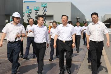 省工信厅党组书记、厅长雷绍业调研山河智能