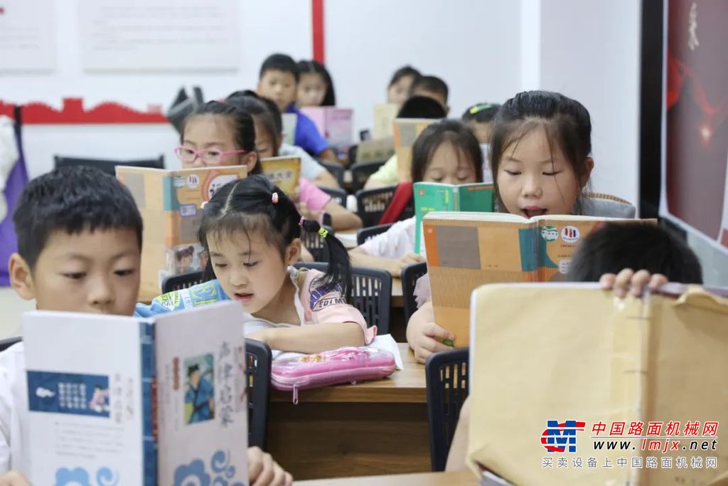 	为解决职工需求的难点、痛点、堵点，解决职工子女暑假监管看护难题，近日，山河智能职工子女暑期托管班正式开班。