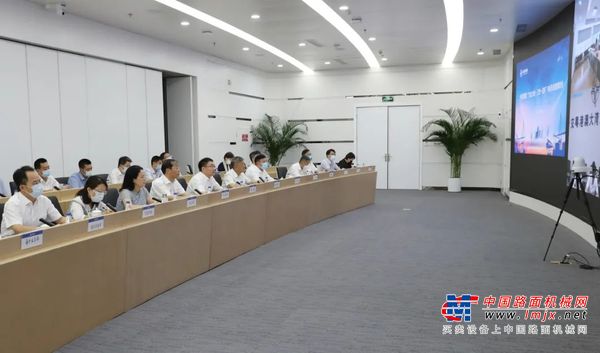 中交集团召开2022年“六比六创•三型一流杯”夺标劳动竞赛推进会