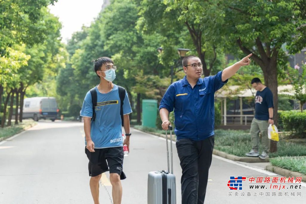 	贴心接站带你回家