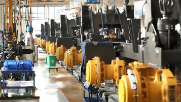 200米长的车间、22道工序、最快6分钟下线一台车，山东临工是怎么做到的？