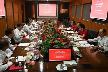 中国驻孟买总领事孔宪华视察三一印度