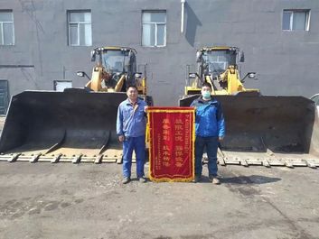 坚守一线 与时间赛跑的柳工服务工程师