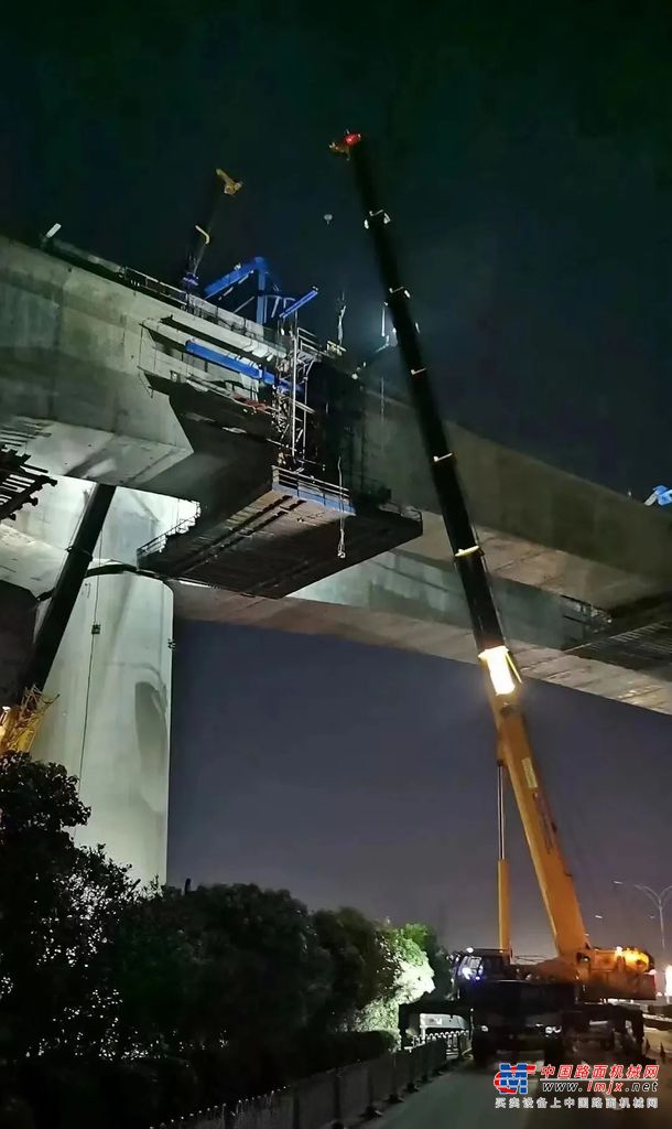 	一批批吊装先锋、重点项目