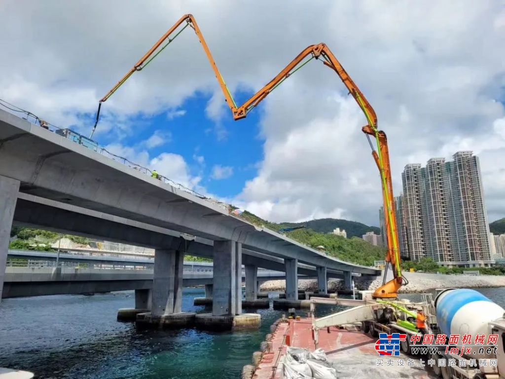 船上施工还是这么稳！中联泵车助建香港又一个重要跨海通道