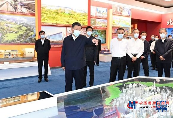 铁建重工“京华号”盾构机等大国重器亮相“奋进新时代”主题成就展，接受党和国家领导人检阅
