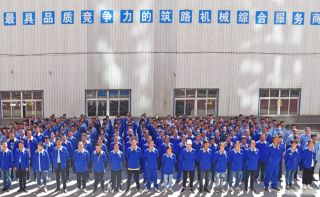“歡度國慶節、喜迎二十大”——亞龍公司舉行2022年職工運動會