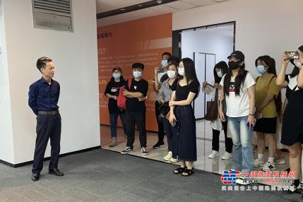 4天的培训学习中，三一各事业部的营销同仁针对直播营销、新媒体运营、企业数字化营销等方面深入学习，同时与行业大咖、营销专家一起沟通交流，全方位提升了学员的直播及线上营销业务能力。