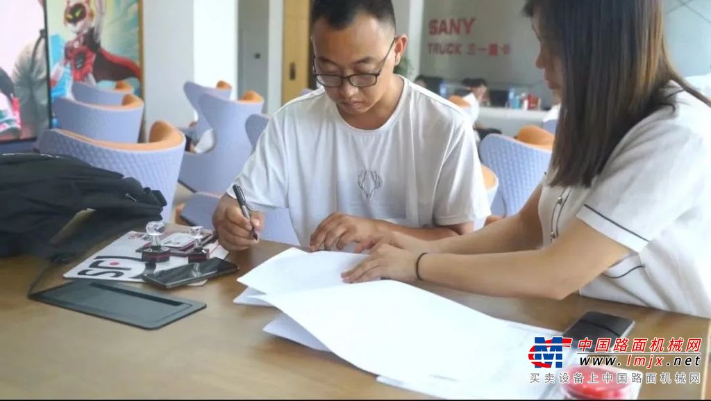 	肖竹银非常注重运输车辆的可靠性与出勤率，对车辆的成本控制也格外留心。循着购车原则：车辆成本、品质和可靠性，大丰食用油运输公司两年内先后购入五台三一重卡。