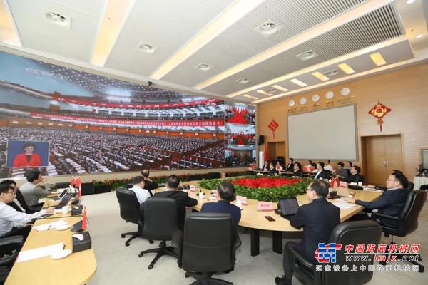 三一集团集中收看党的二十大开幕