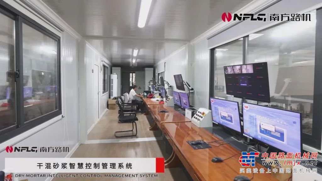客户表示，从前期的方案设计到设备安装、投产使用，整个过程南方路机的无论是设计团队还是安装团队都非常优秀，从方案论证、投标到技术答疑、安装调试，每个环节都不辞劳苦，南方路机服务工程师总能第一时间响应客户需求，想客户之所想、急客户之所急。特别是安装团队，尽心尽力配合三棵树现场人员，完成他们提出的技术要求，努力做到最好，值得肯定！