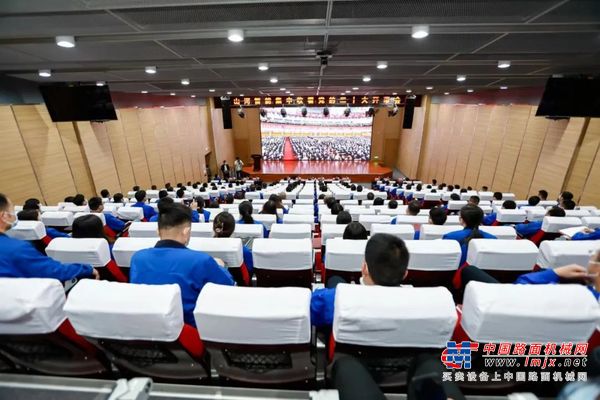 振奋人心！山河智能党员干部集中收看党的二十大开幕会盛况