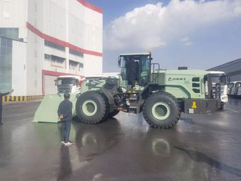 匠工精品助減排，臨工大噸位電動裝載機交付河北客戶