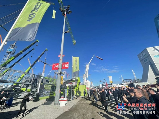 Bauma 2022丨中联重科土方机械吸睛不断，引来踊跃观摩体验！