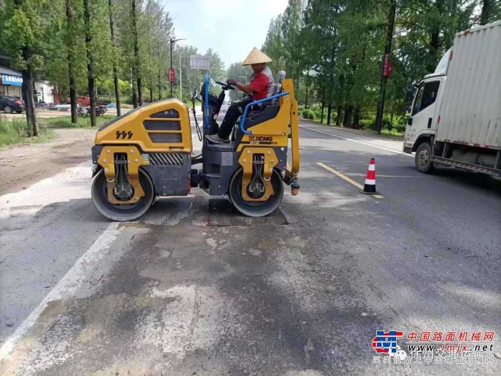 邳州公路站深入細致做好秋季公路養護工作