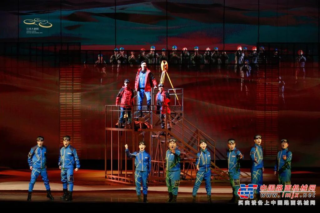 	在与“徐工人”们交谈与共同体验的过程中，导演殷弘毅被徐工集团的“攀登精神”深深地震撼，“我很希望能通过这部作品让观众了解到这帮大国重器的铸造者，感受他们的心灵和精神，这是我们创作的一个诉求。”
