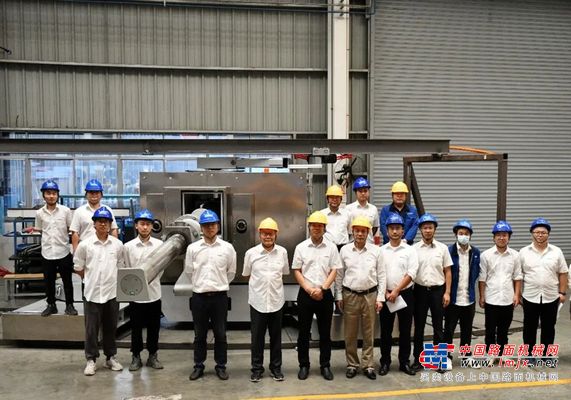 “王炸”！山河特装全自动捣炉车成功下线
