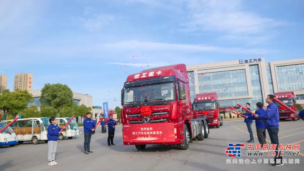 	同卡友一起奔赴市场一线