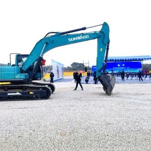湘江航道虞公港项目开建，“山河绿”挖掘机强势助阵