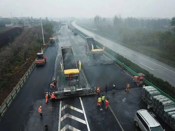维特根路面设备实力助阵京昆高速改扩建工程