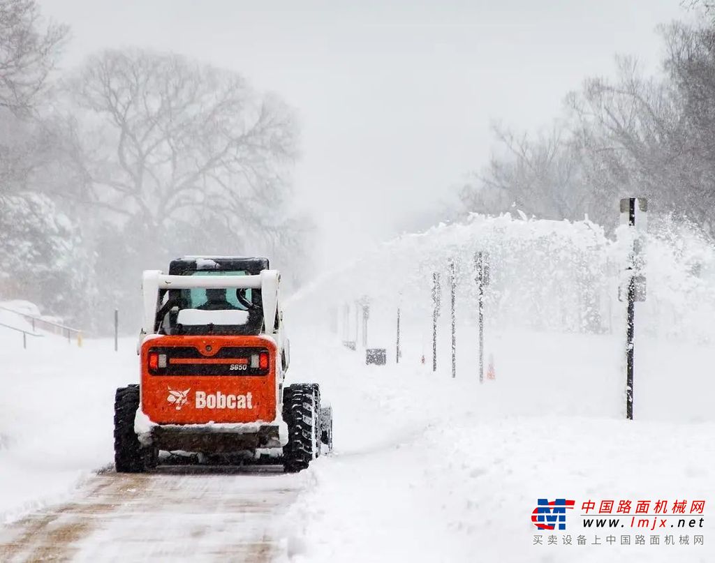 	快速清扫，雪停路净