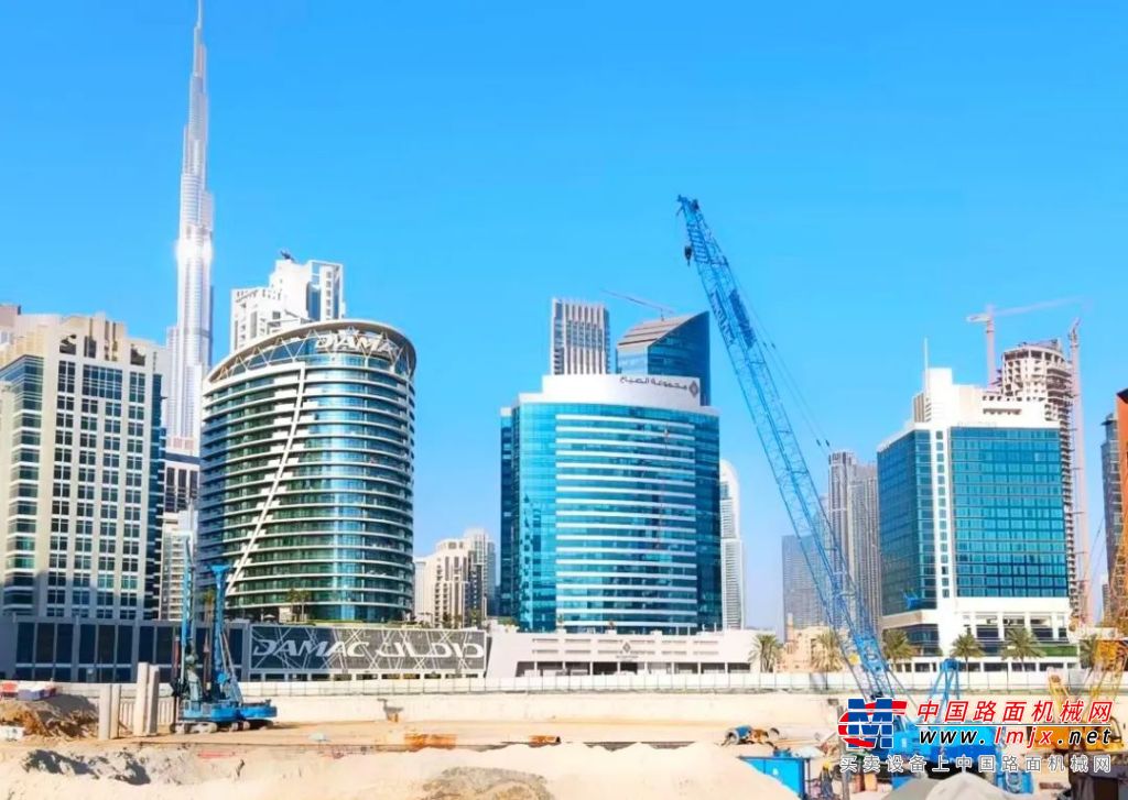 走進“土豪城”迪拜，徐工履帶吊的體驗如何？