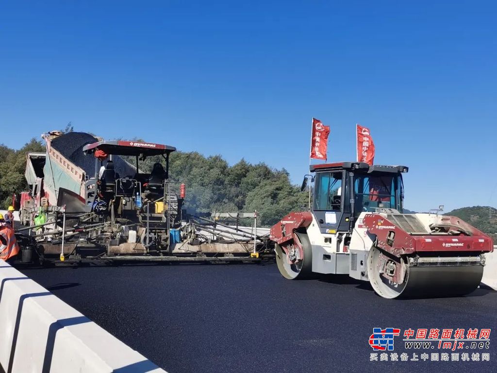 	自2019年開工建設的昆倘高速公路項目，在2022年6月正式進入瀝青路面施工的沖刺階段。承擔施工的云南晟道建設工程集團有限公司采用了戴納派克全系列高端攤鋪壓實設備，力助項目加速推進。