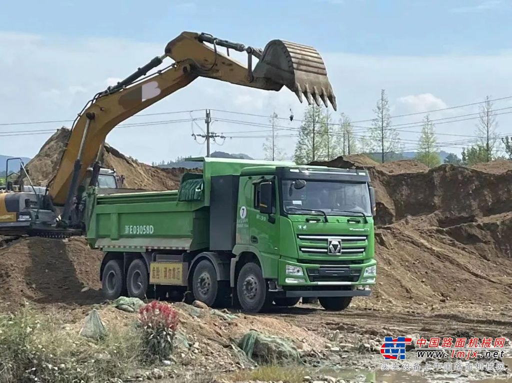 徐工换电牵引车