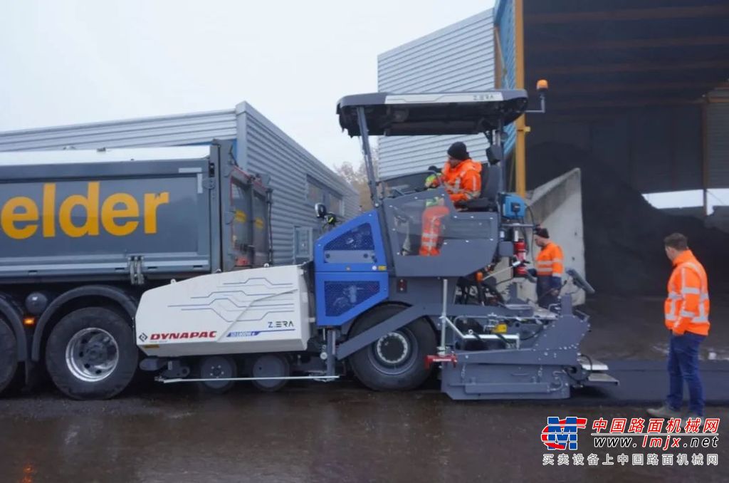 項目經理Sander van Domselaar在接受采訪時提到，“翻修N232公路的機動車道和自行車道的完全零排放施工項目不僅在荷蘭，在全世界都是第一次。這是一個令人振奮的轉變，我們將在這里展示施工成果，對此我們感到非常自豪。” Van Domselaar表示，“在通過一系列成功的測試路段施工之后，我們進入了全面的瀝青鋪設施工階段，整個施工進程順利流暢，完全達到預期效果。”