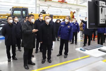 重大产业项目观摩走进徐工基础工程机械智能制造基地