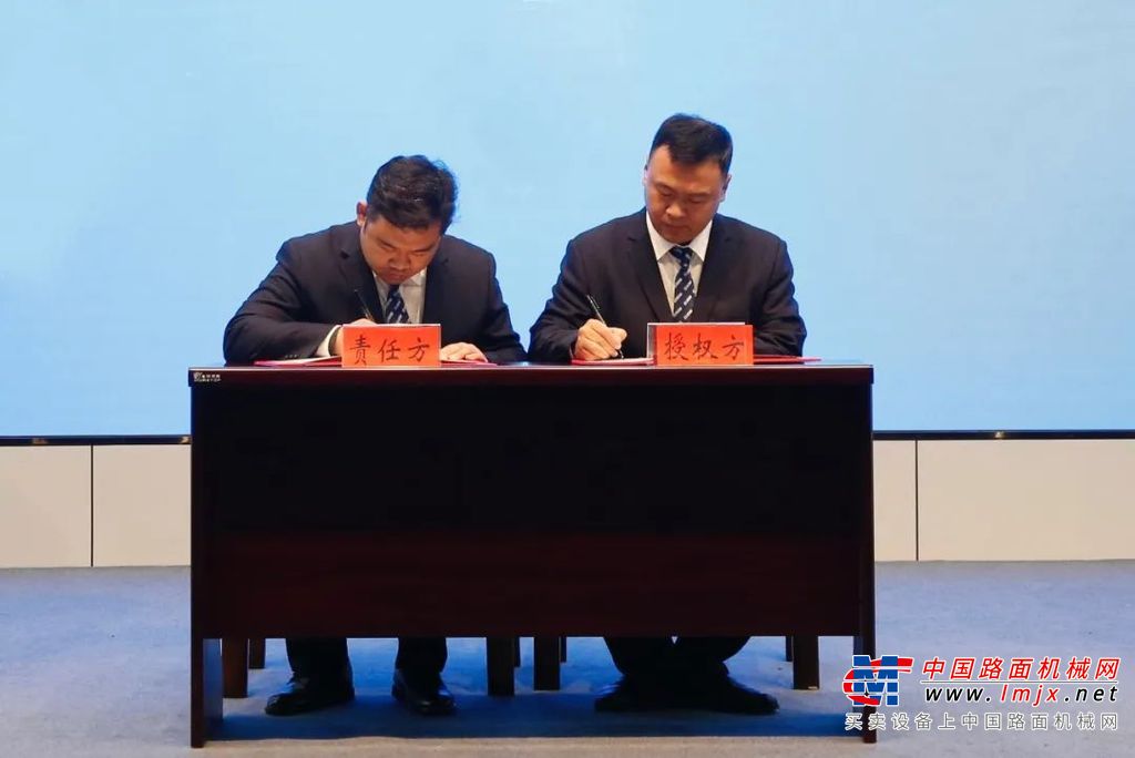 筑路技术中心副主任、铣刨机产品研究所所长 沙洪伟同志发言