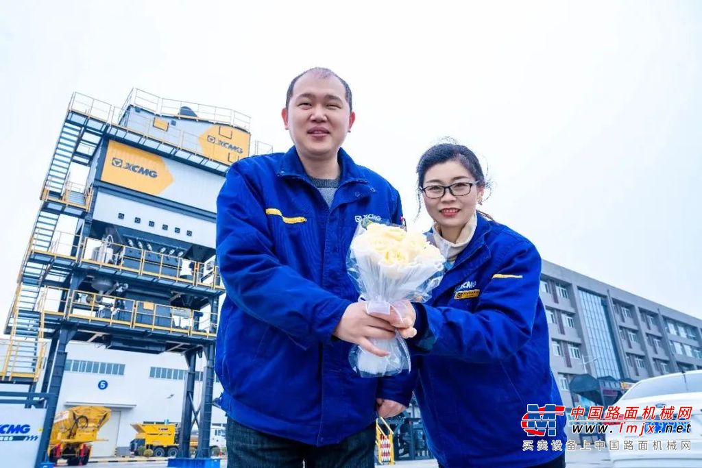 	从新中国第一台10吨蒸汽式压路机