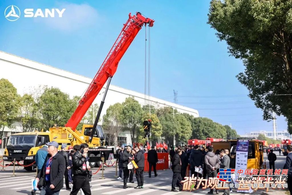 三一重起事业总经理蒋庆彬表示：“三一树立了‘客户第一‘的价值观，客户价值是我们一切活动的出发点。”