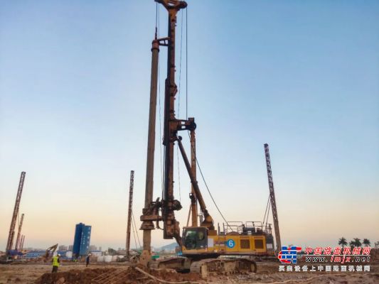 广州绿色储能基地，徐工旋挖钻机群花岗岩地层打桩基！