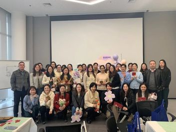 宝马格的女神们节日快乐！世界因我们而美丽！