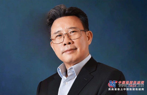 三一重工：梁稳根获评“2023年中国最具影响力的50位商界领袖”