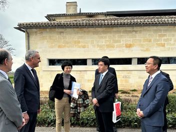 戴納派克：天津市政府代表團到訪法亞集團總部
