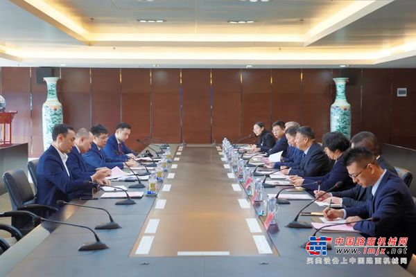 哈萨克斯坦驻沪总领事一行到访徐工