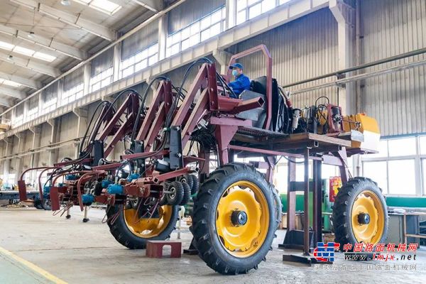国内领先！大河装备宣工公司自主研发生产新型农机装备助力农业生产现代化