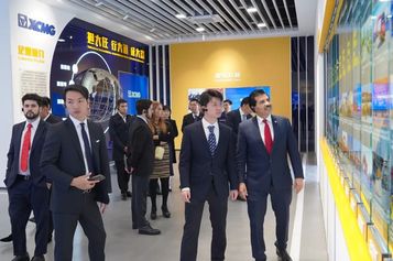 墨西哥联邦参议员何塞·拉蒙·恩利克斯到访徐工
