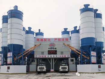 方圆集团HZS180箱式搅拌站雄商高铁持续发力
