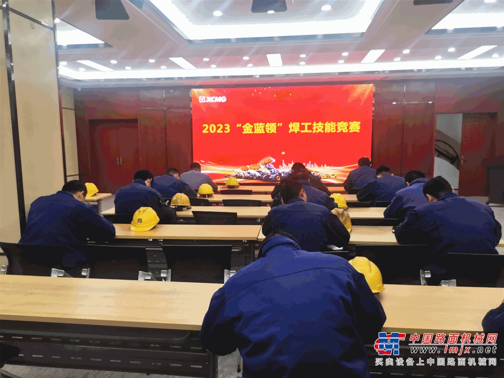 	为进一步提升直营公司运营管理能力，打造徐工装载机械经销商样板，日前，营销公司联合审计部对各直营公司进行监督检查。本次督查重点对直营公司销售合同签订、客户及二代风险防控、二代返利服务费的计算及支付、职工薪酬计算发放、差旅费及业务招待费报销、整机及备件进销存管理等方面的规范性进行检查。检查过程中，督查组对直营公司的财务账目、销售合同及各项台账等展开全维度抽查，对其网点的整机和备件进行了定向抽盘，全面了解经营现状，并对其经营管理中存在的风险性问题进行指导，为直营公司规避风险良性发展筑牢合规“防火墙”。