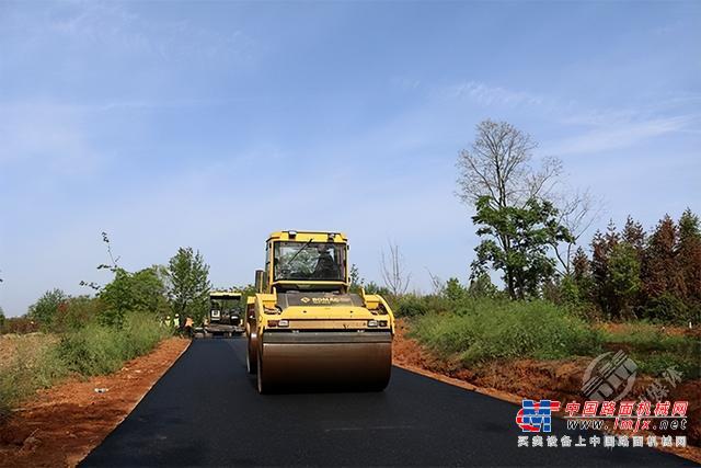 赤壁：加快农村公路建设让山村焕发新活力