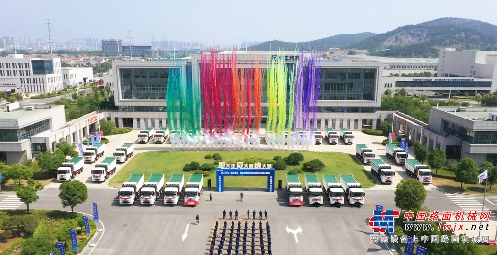 	近期，在成都举办的“2022第七届中国新能源商用车“金熊猫奖””颁奖典礼上，徐工新能源以出众的产品力、良好的用户口碑斩获中国新能源绿色重卡“2022年度总销量奖”“新能源牵引车销量奖”“新能源自卸车销量奖”“换电车型高效运营认可奖”。